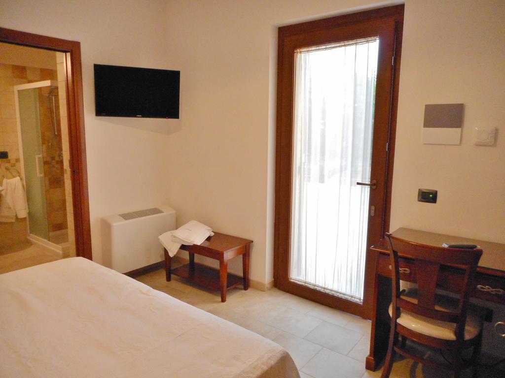Le Terrazze Miramare B&B Torre Canne Extérieur photo